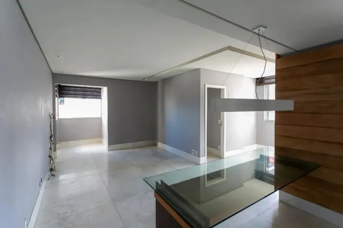 Apartamento à Venda - Belvedere, 2 Quartos, 70 m2