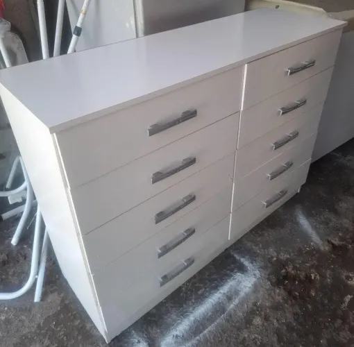 Cômoda 10 gavetas
