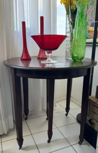 Mesa extensível em madeira maciça