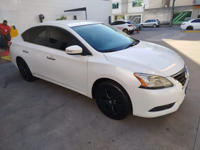 Nissan Sentra SV 2.0 Flexstart 16V Aut. 2016