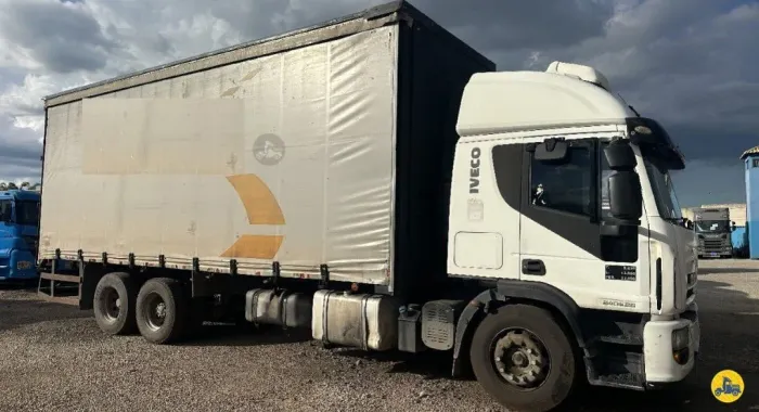 IVECO TECTOR 240E28 TRUCK SIDER<br>2013/2014<br>TETO ALTO<br>MANUAL
