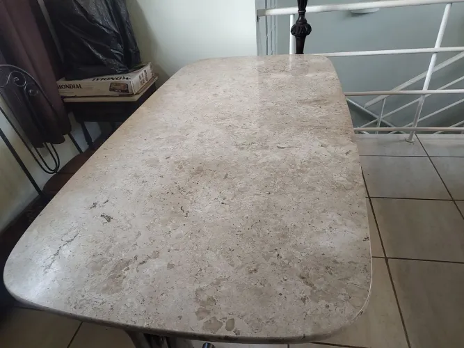 Mesa de mármore
