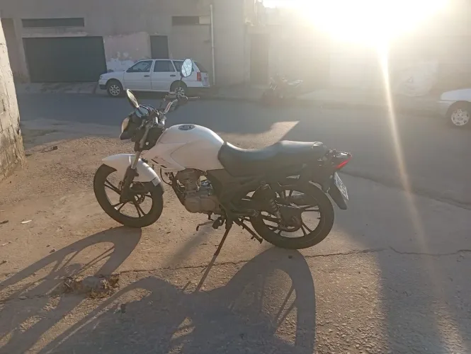 Moto para rodar 2100 reais !