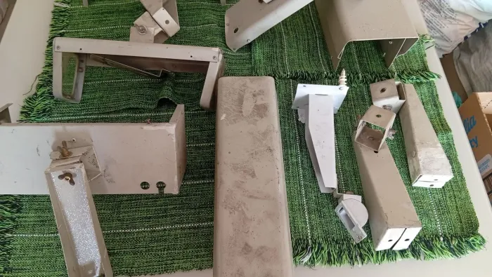 Suporte e proteção para câmeras de segurança