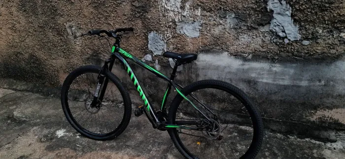 Bicicleta titan aro 29, com marcha