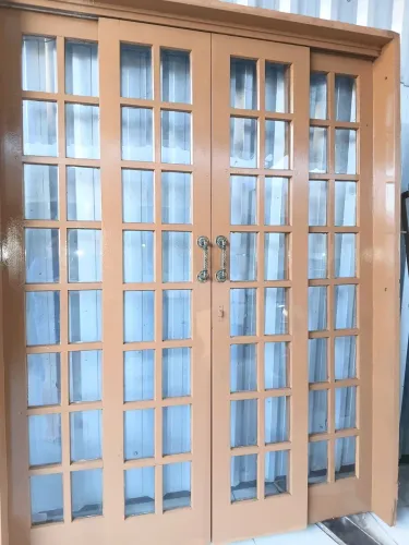 Porta janela de madeira itaúba com pantográfica