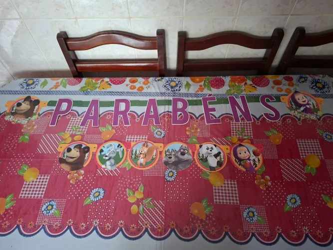 Kit frase parabéns + enfeites de festa infantil Masha e o Urso<br><br>R$:12,00