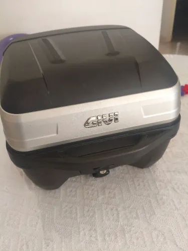 Baú givi 33 litros