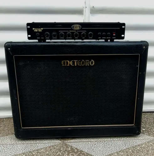 Amplificador para baixo Meteoro MB 120