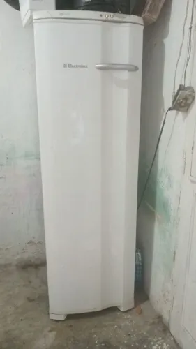 Freezer vertical Electrolux