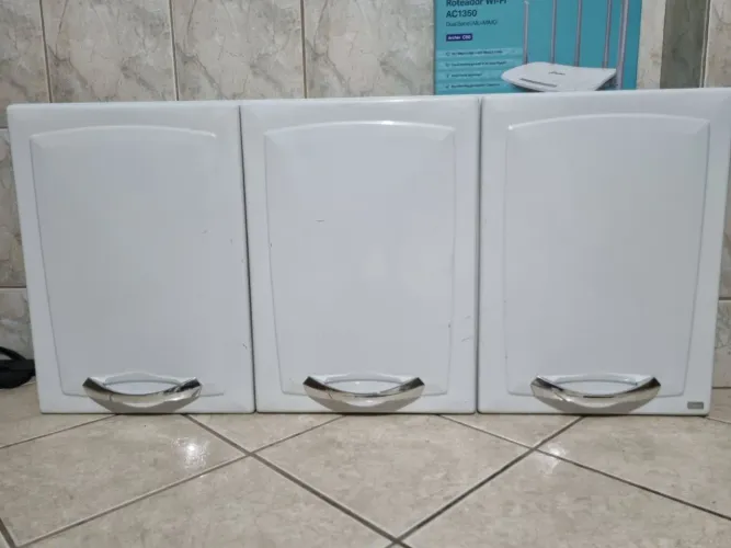 Armário Aéreo Itatiaia 3 portas com prateleira