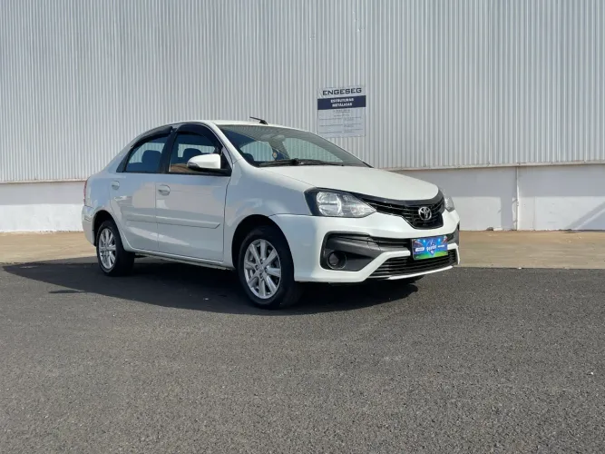 Toyota Etios X Plus Sedan 1.5 Flex 16V 4P Mec. 2020