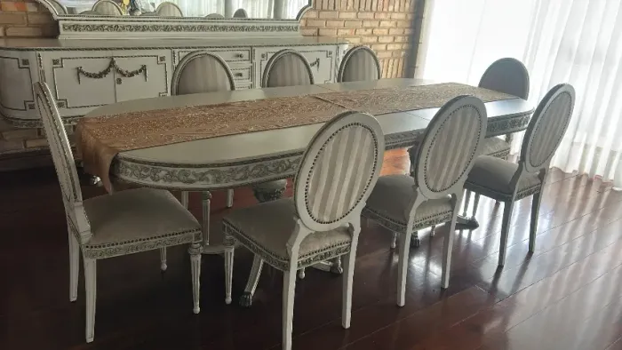 Mesa de jantar clássica