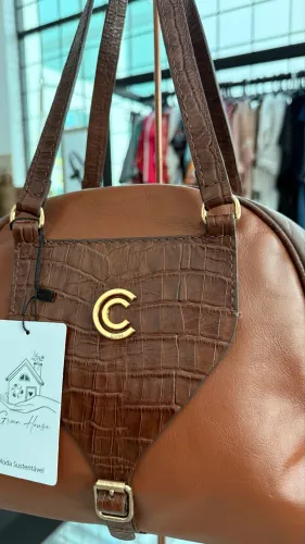 Bolsa Classe em couro