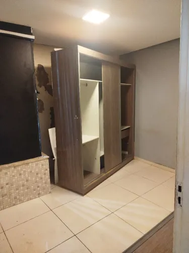 Alugo apartamento solteirão