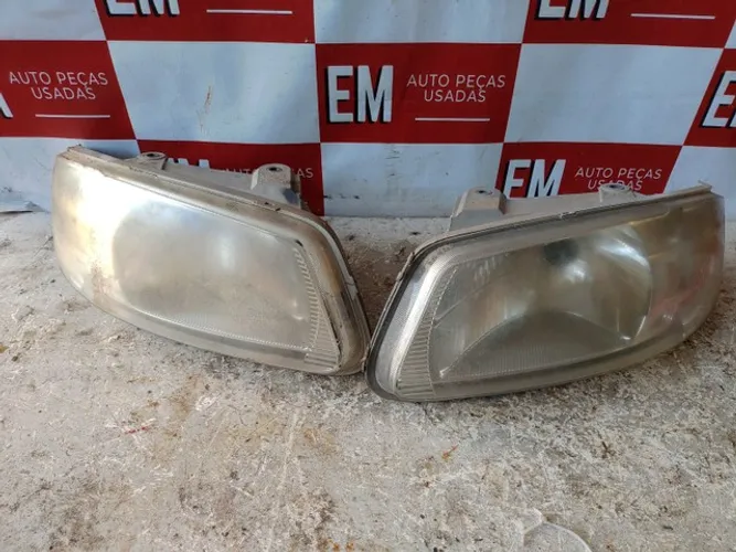 Par de farol gol G4