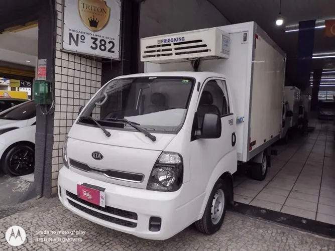 Kia 18 baú refrigerado único dono Hyundai HR baú carroceria refrigerado