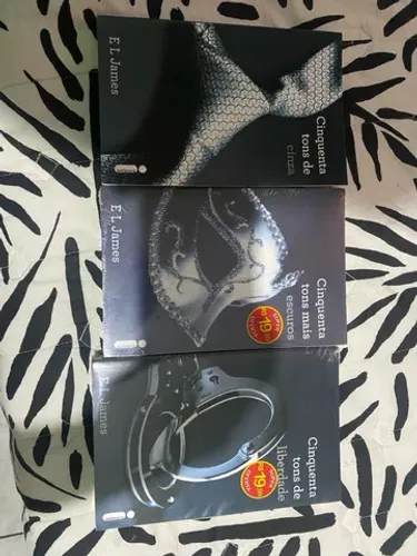 Livro Trilogia 50 tons de cinza