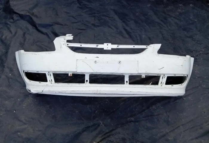 Parachoque Dianteiro Gm Corsa 2010 Branco com detalhe 