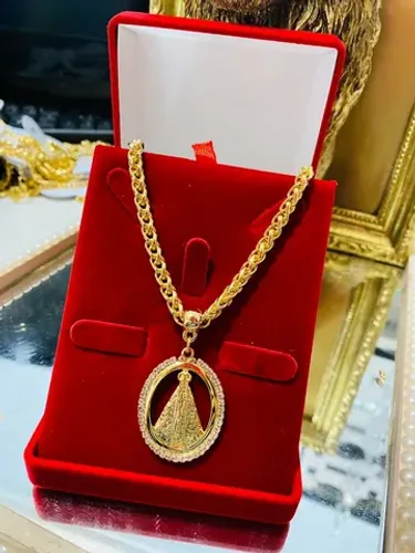 CORRENTES FEMININAS FOLHEADAS 