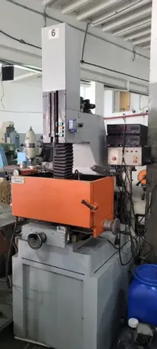 Eletroerosão Engespark EDM 400