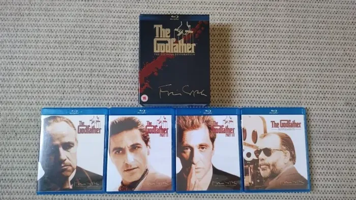 Box Blu-ray "O Poderoso Chefão - The Coppola Restoration" - usado (importado)