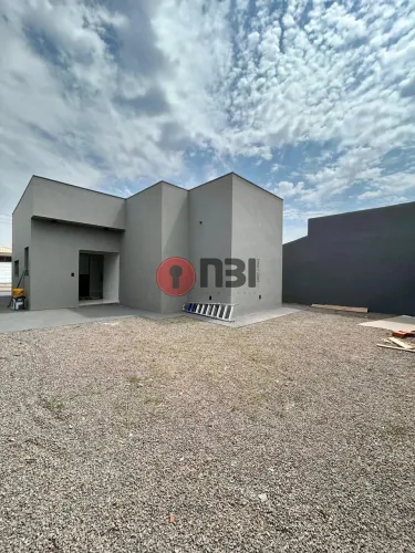 vende-se casa de 2 dormitorios com 1 sala ampla em buritama sp