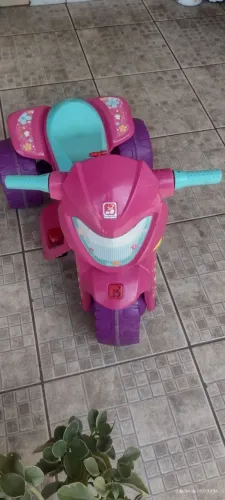 Moto elétrica infantil