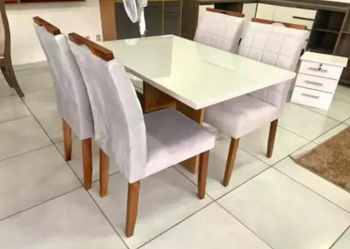 Mesa de Jantar com 4 Cadeiras Elegantes, tampo com vidro