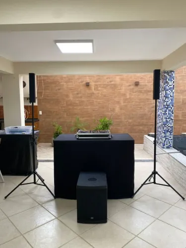 Aluguel Equipamento de Som Profissional e DJ para Eventos Inesquecíveis!