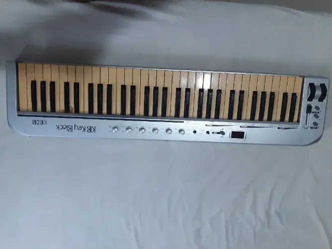 Teclado controlador midi Key Black C61
