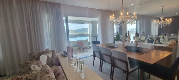 Apartamento com vista para o mar para venda na Ponta da Praia em Santos