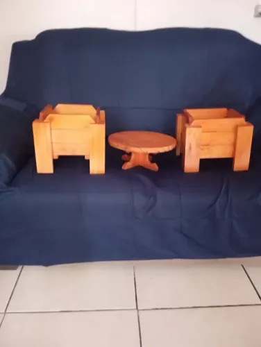 Cachepoo em madeira maciça 