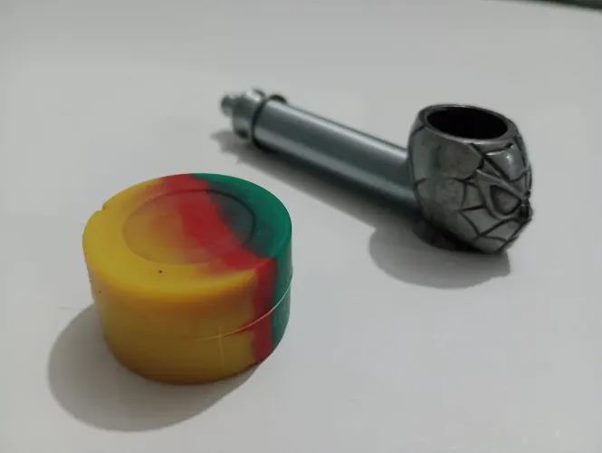 Pipe de metal + Reservatório 