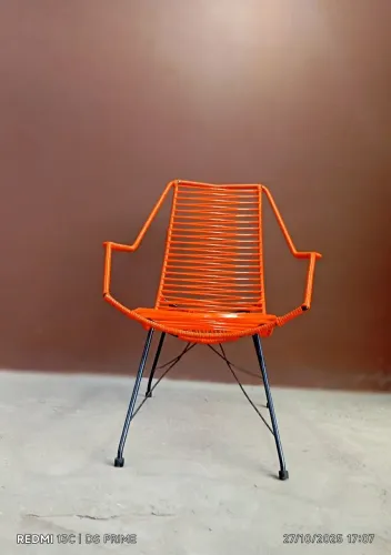 Cadeira de ferro maciço com espaguete