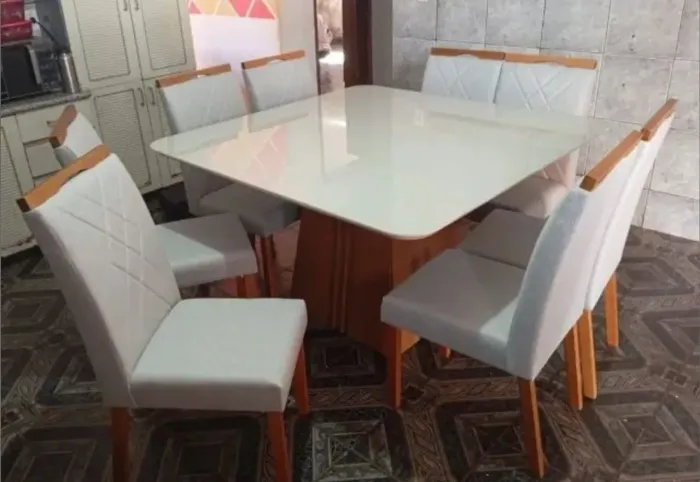 Mesa de jantar Olinda com 8 cadeiras 136x136