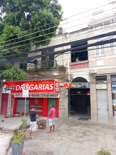 Publicidade em  fachada de prédio!