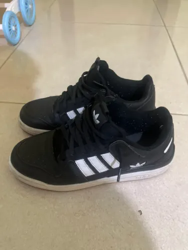 Tênis adidas usado 