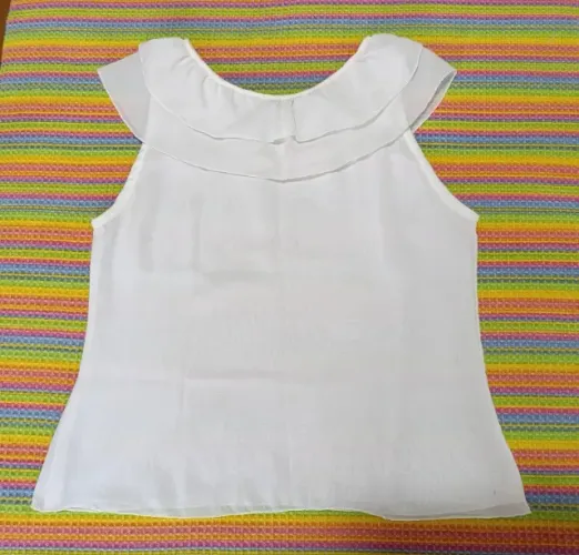 Blusa crepe branca com babado