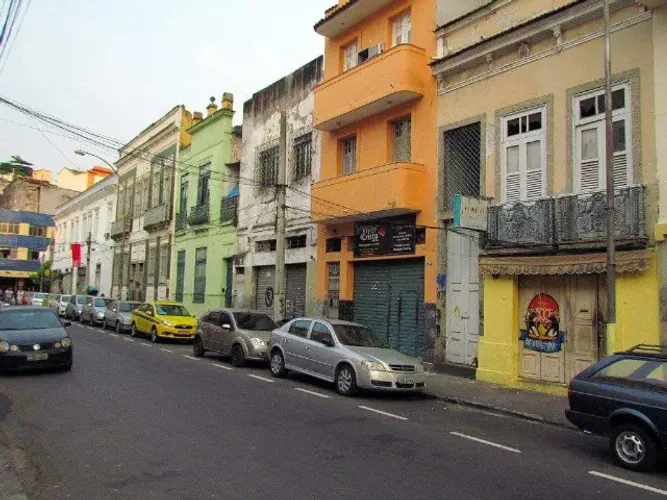 Quarto amplo para homens solteiros - Centro do Rio