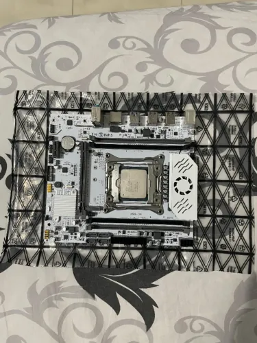 Placa Mae Qiyida D4 + Processador Xeon E5 2640 V3