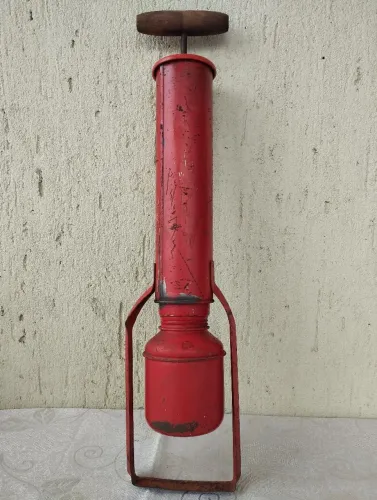 Antiga Bomba Soprador de pó de jardim a óleo