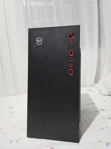 PC completo com Gabinete TGT, monitor, teclado e acessórios