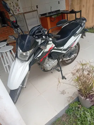 Moto nova pneus traz zero