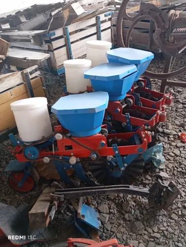 Plantadeira de grão ( nova ) 