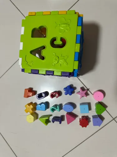 Brinquedo cubo didático infantil