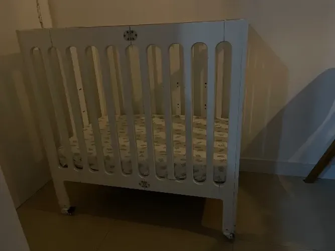 Mini Berço Portátil com Rodinhas + Colchão E lençol oferta imperdível 