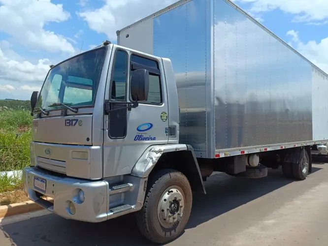 Ford cargo 1317e 2009