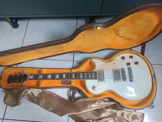 Guitarra Les Paul Tagima TLP Legend com HardCase - Aceito banjo como parte do pagamento.
