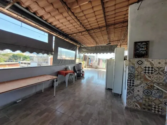 Cobertura com apenas 2 lances de escada com 3 quartos à venda, 140 m² por R$ 299.000 - Cen